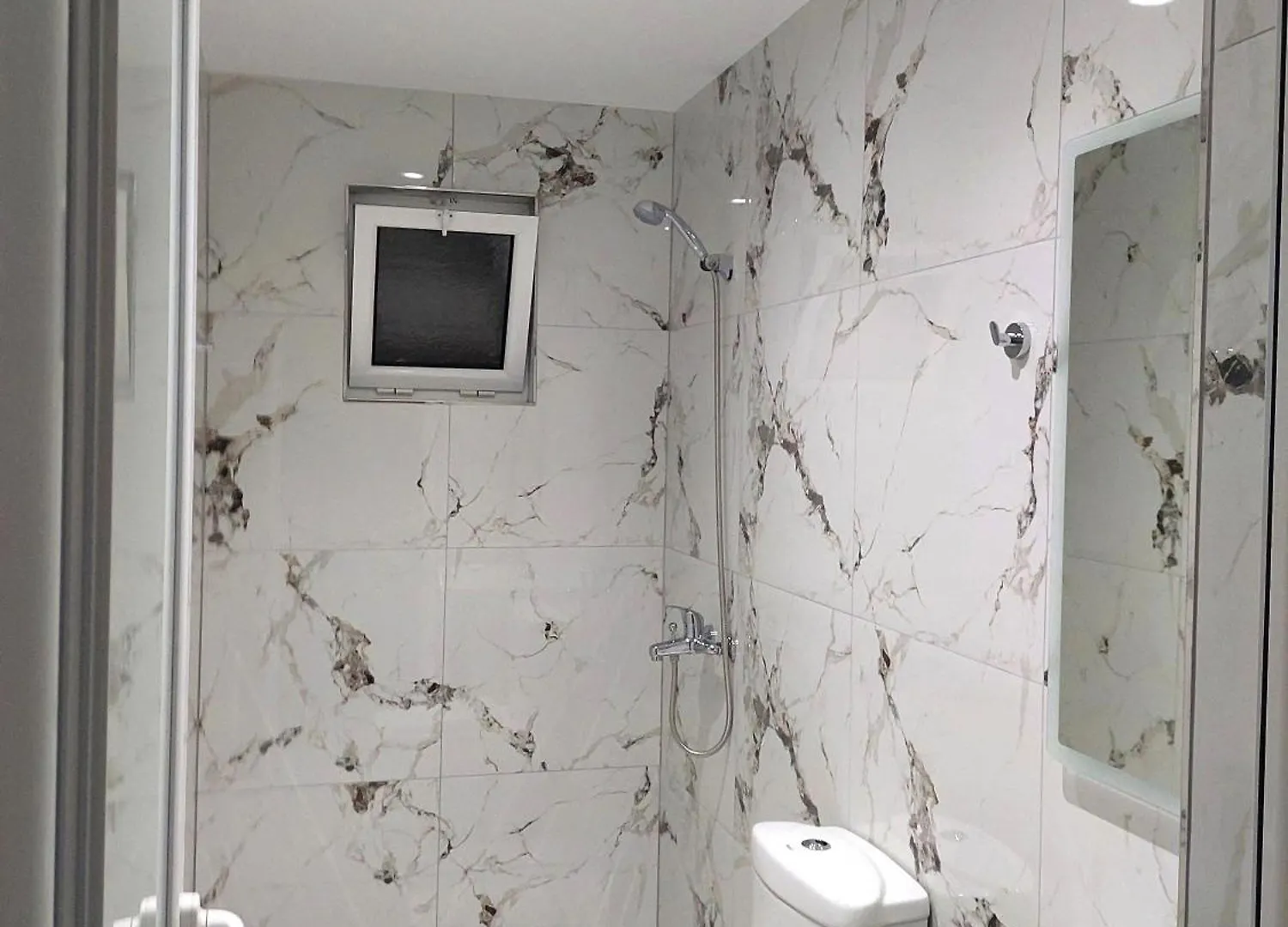 Hillside Guesthouse Ksamil Arnavutluk