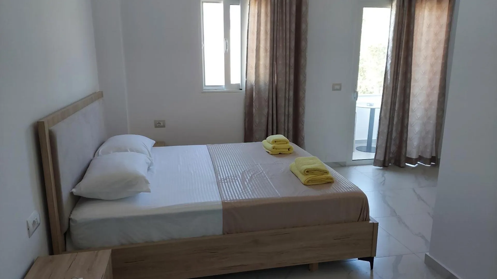Hillside Guesthouse Ksamil 0*,  Arnavutluk