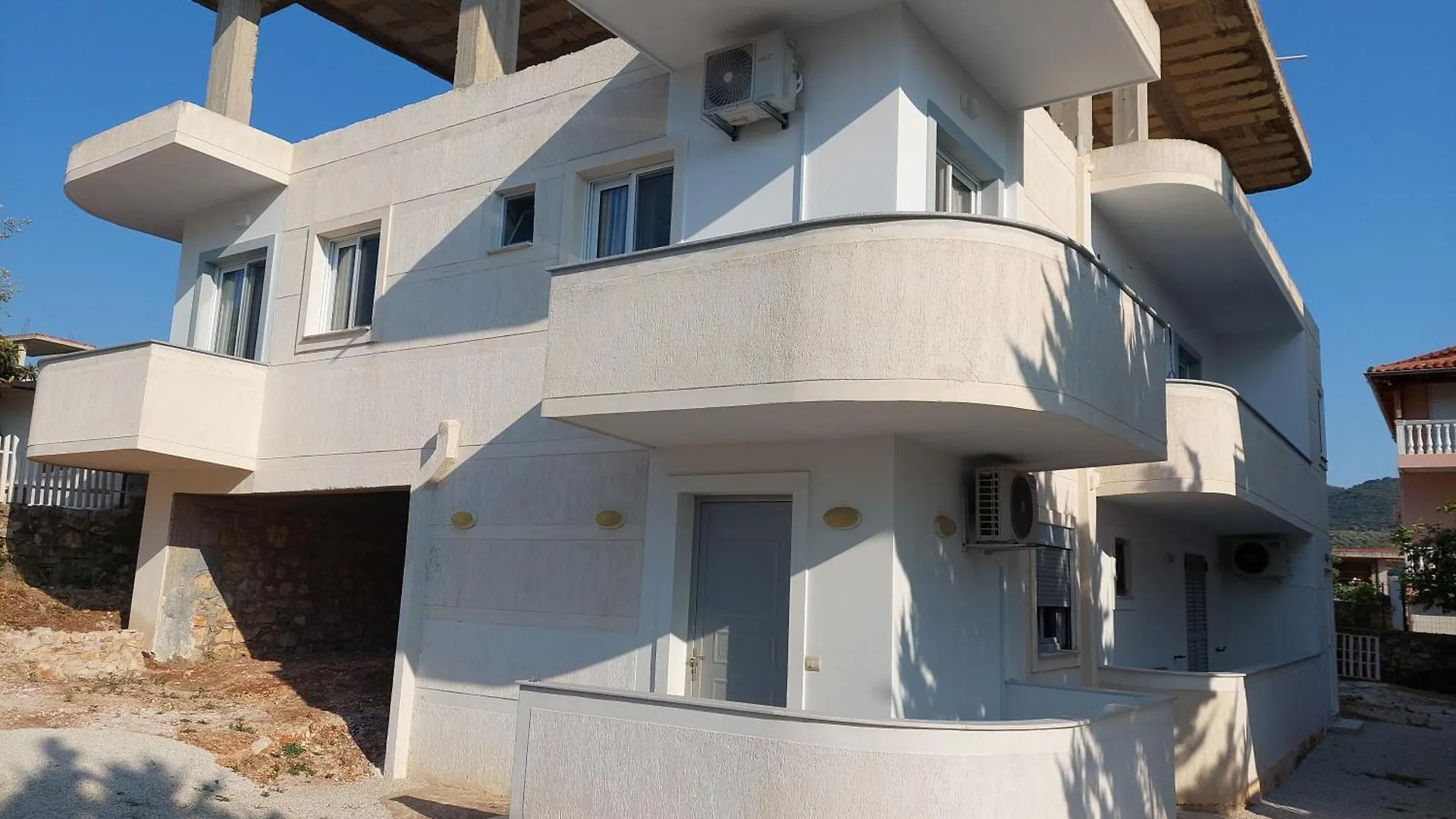 Hillside Guesthouse Ksamil