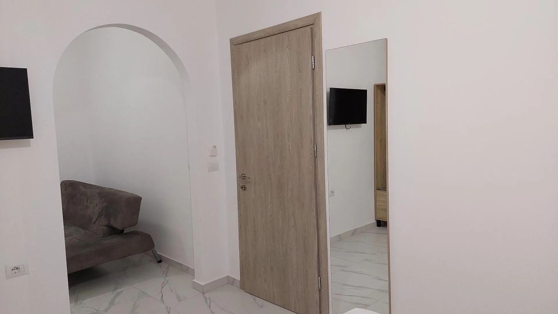 Hillside Guesthouse Ksamil Konukevi