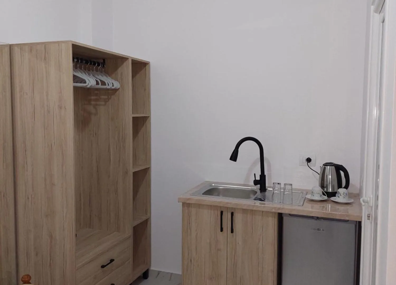 Hillside Guesthouse Ksamil 0*,  Arnavutluk