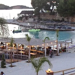Apart Otel Melina's Seaside Retreat, Ksamil